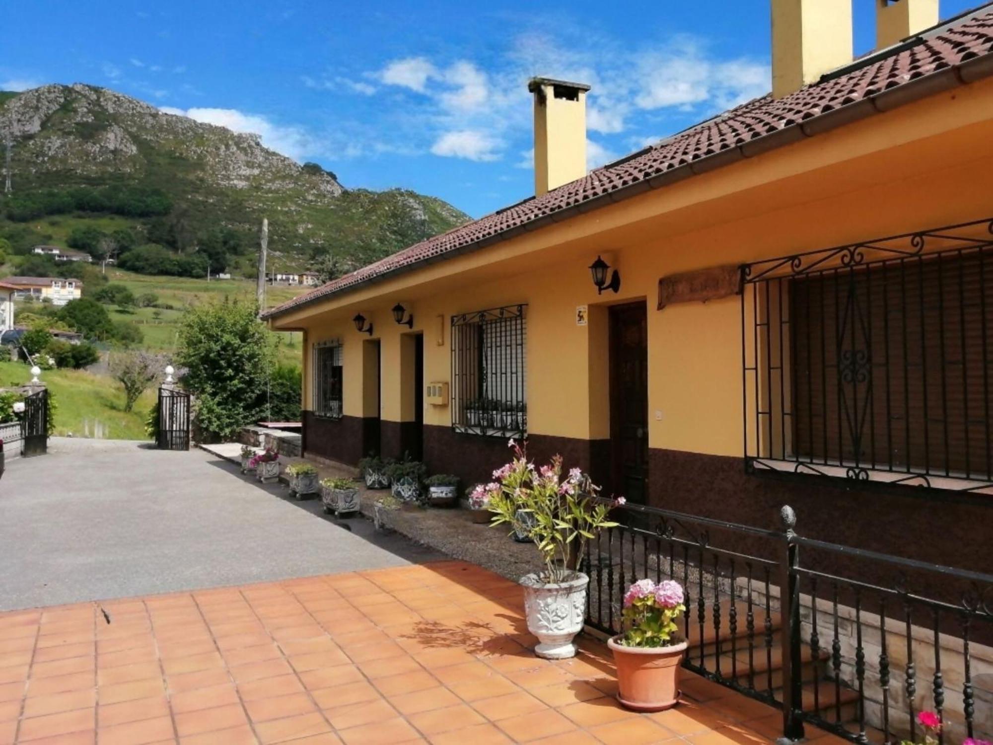 La Rectoral Arriondas 2 Exterior photo